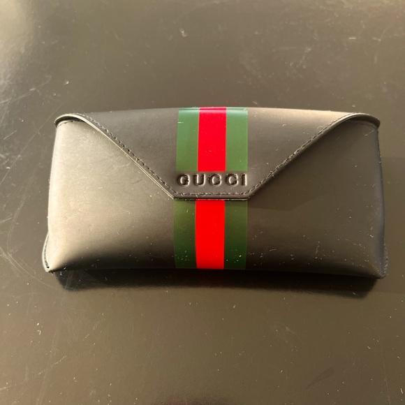 Beautiful vintage Gucci eyeglasses case from the 80’s.